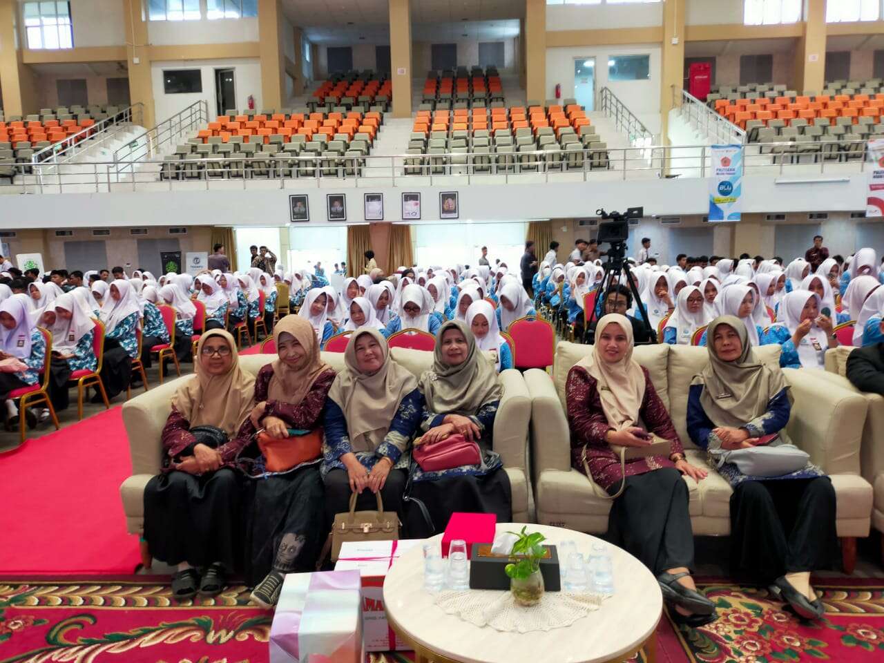 STUDY CAMPUS SISWA SMANDATIKA KE UNP DAN PNP